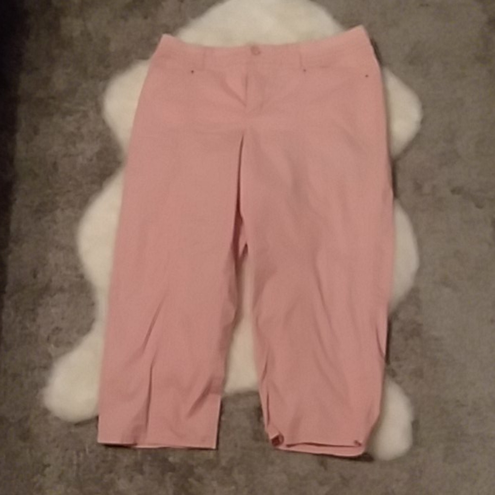 Croft & Barrow Capris! Coral!